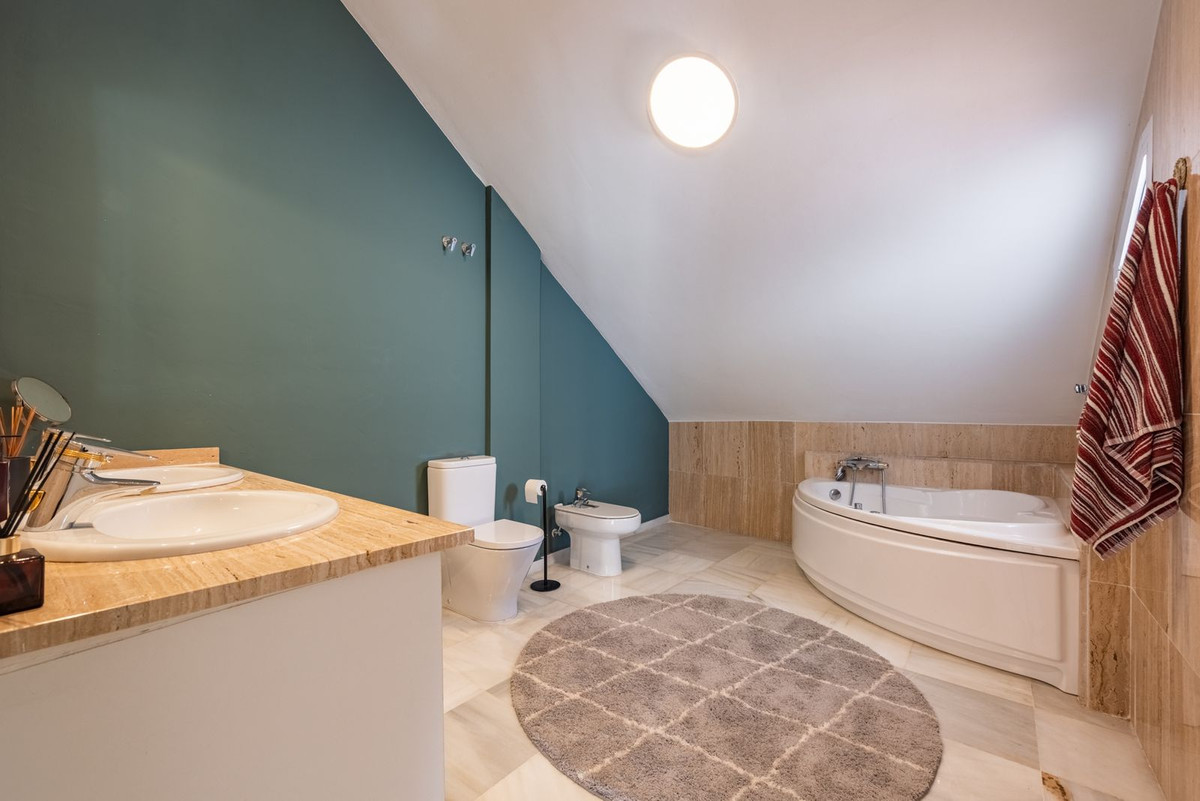 3 Bed Townhouse for sale in The Golden Mile Costa Del Sol, Málaga, Spain