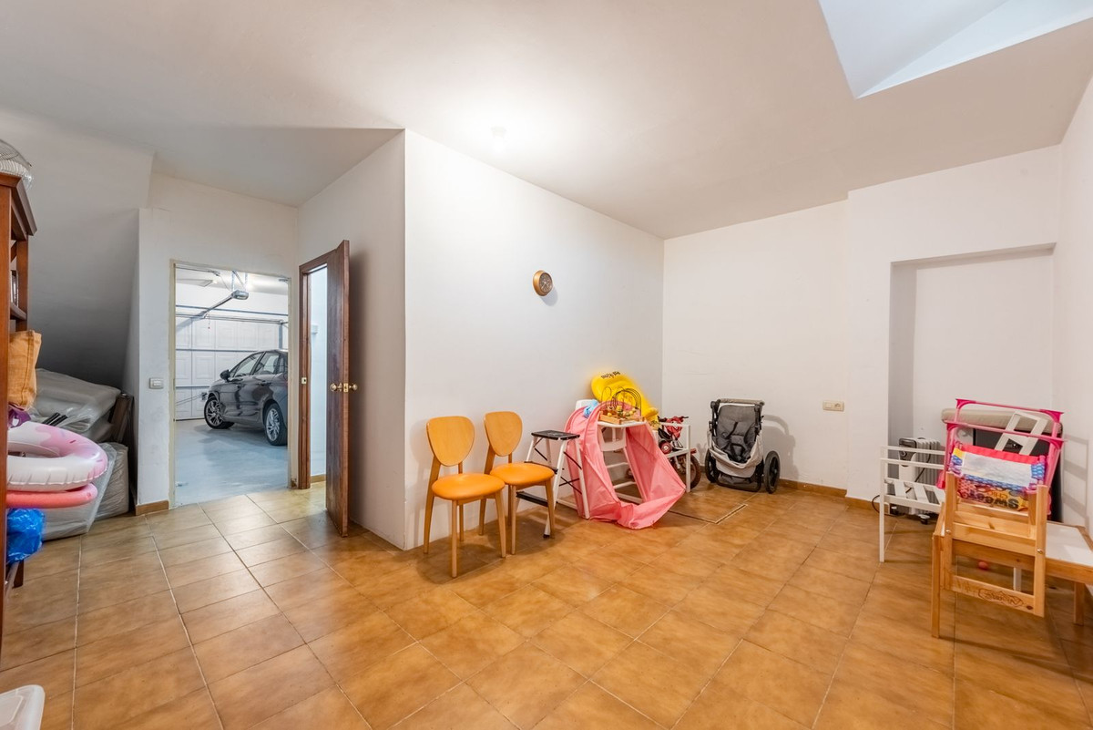 3 Bed Townhouse for sale in The Golden Mile Costa Del Sol, Málaga, Spain