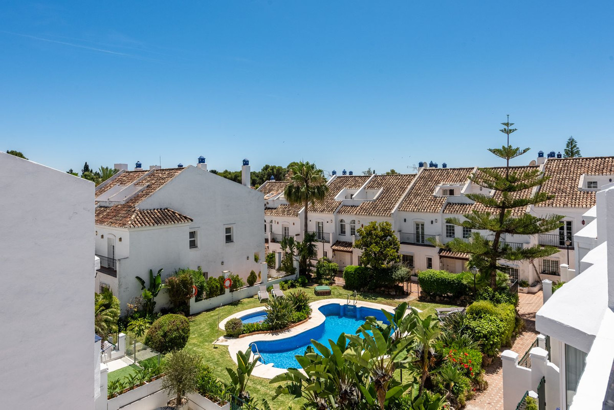 3 Bed Townhouse for sale in The Golden Mile Costa Del Sol, Málaga, Spain