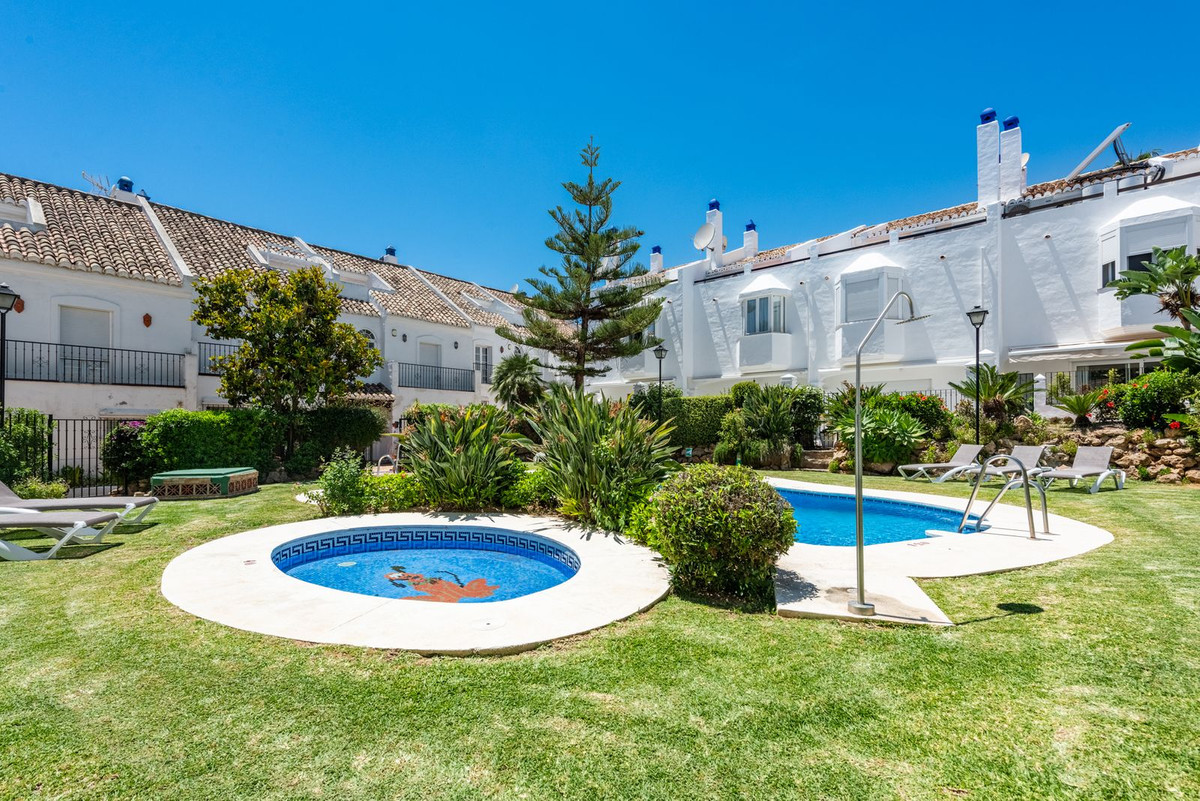 3 Bed Townhouse for sale in The Golden Mile Costa Del Sol, Málaga, Spain