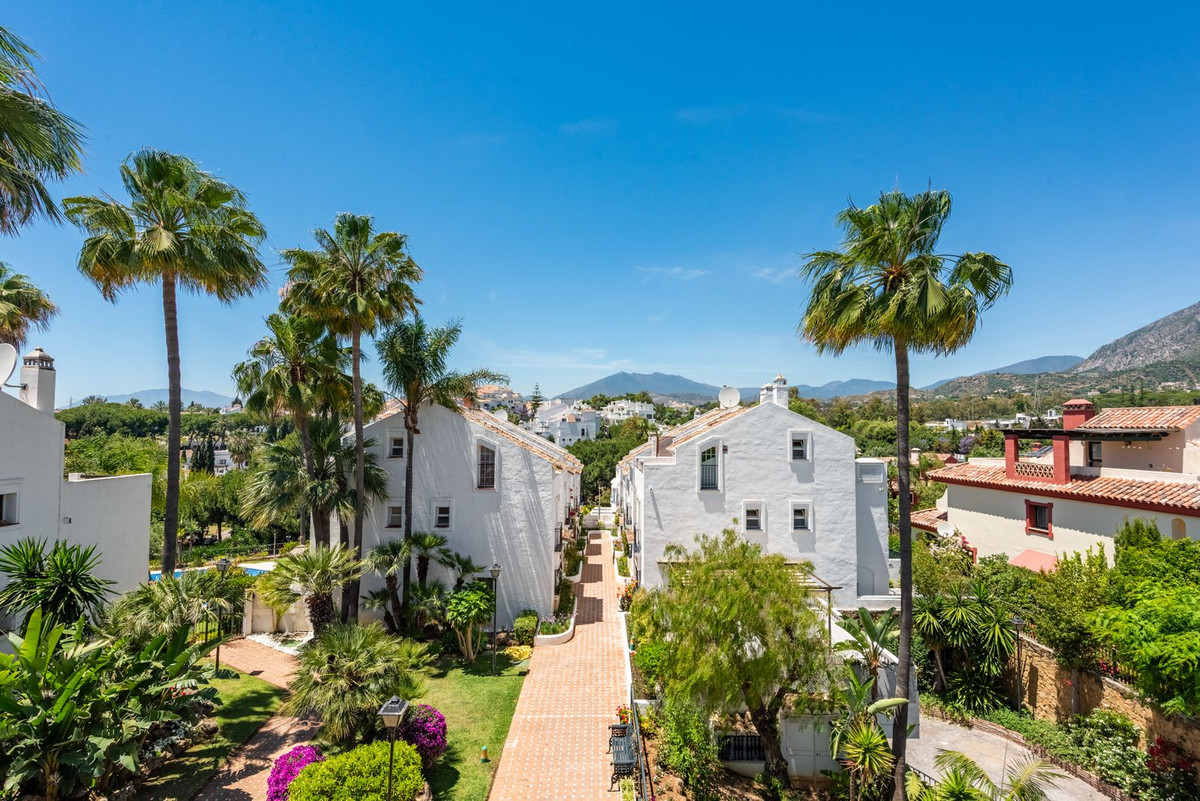 3 Bed Townhouse for sale in The Golden Mile Costa Del Sol, Málaga, Spain