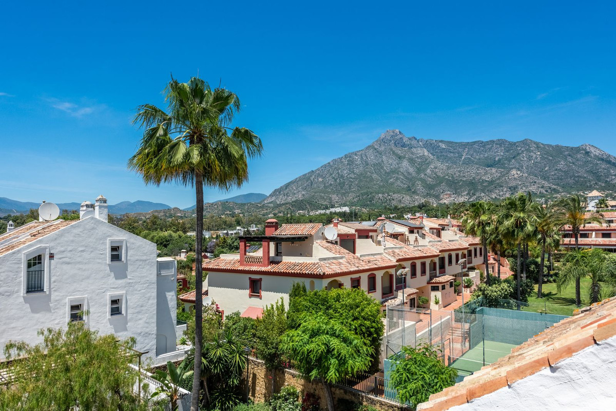 3 Bed Townhouse for sale in The Golden Mile Costa Del Sol, Málaga, Spain