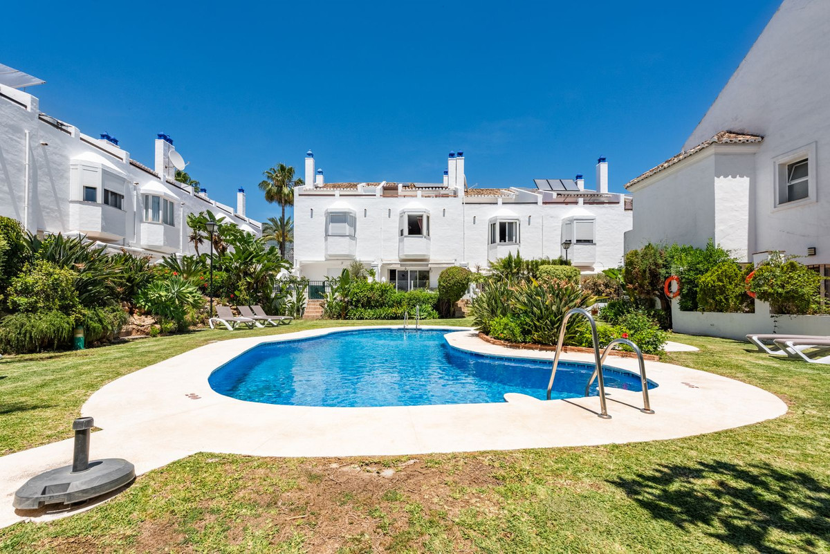 3 Bed Townhouse for sale in The Golden Mile Costa Del Sol, Málaga, Spain