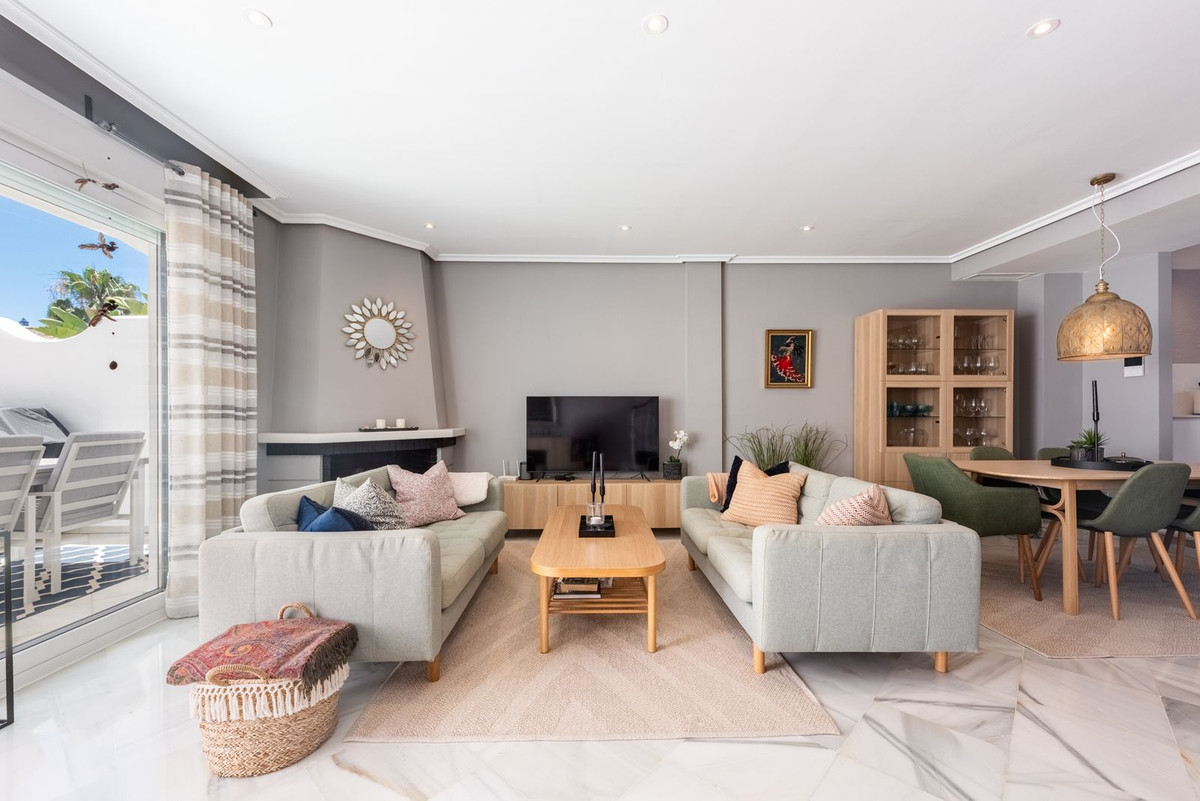 3 Bed Townhouse for sale in The Golden Mile Costa Del Sol, Málaga, Spain