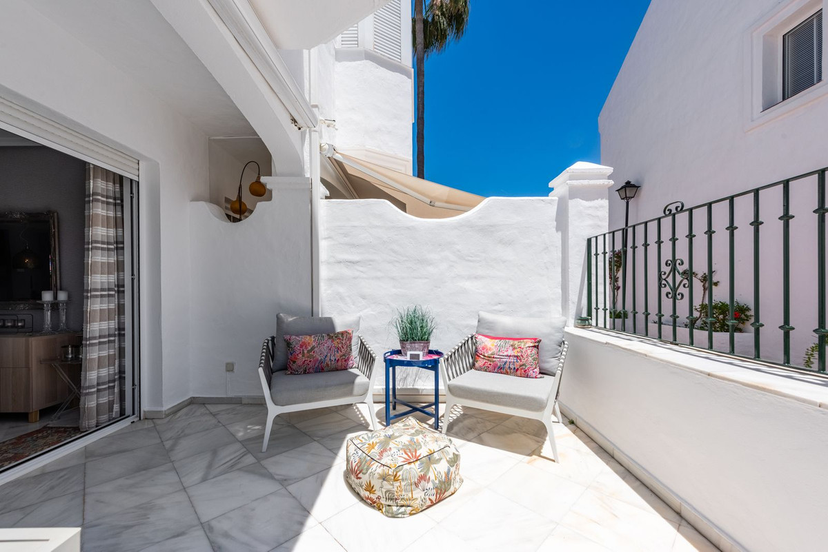 3 Bed Townhouse for sale in The Golden Mile Costa Del Sol, Málaga, Spain