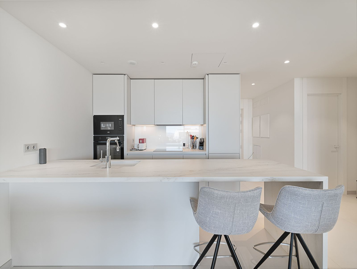 2 Bed Apartment for sale in Fuengirola Costa Del Sol, Málaga, Spain