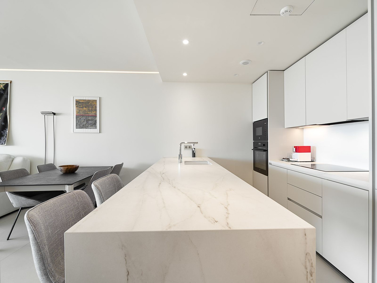 2 Bed Apartment for sale in Fuengirola Costa Del Sol, Málaga, Spain