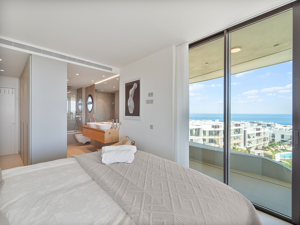 2 Bed Apartment for sale in Fuengirola Costa Del Sol, Málaga, Spain