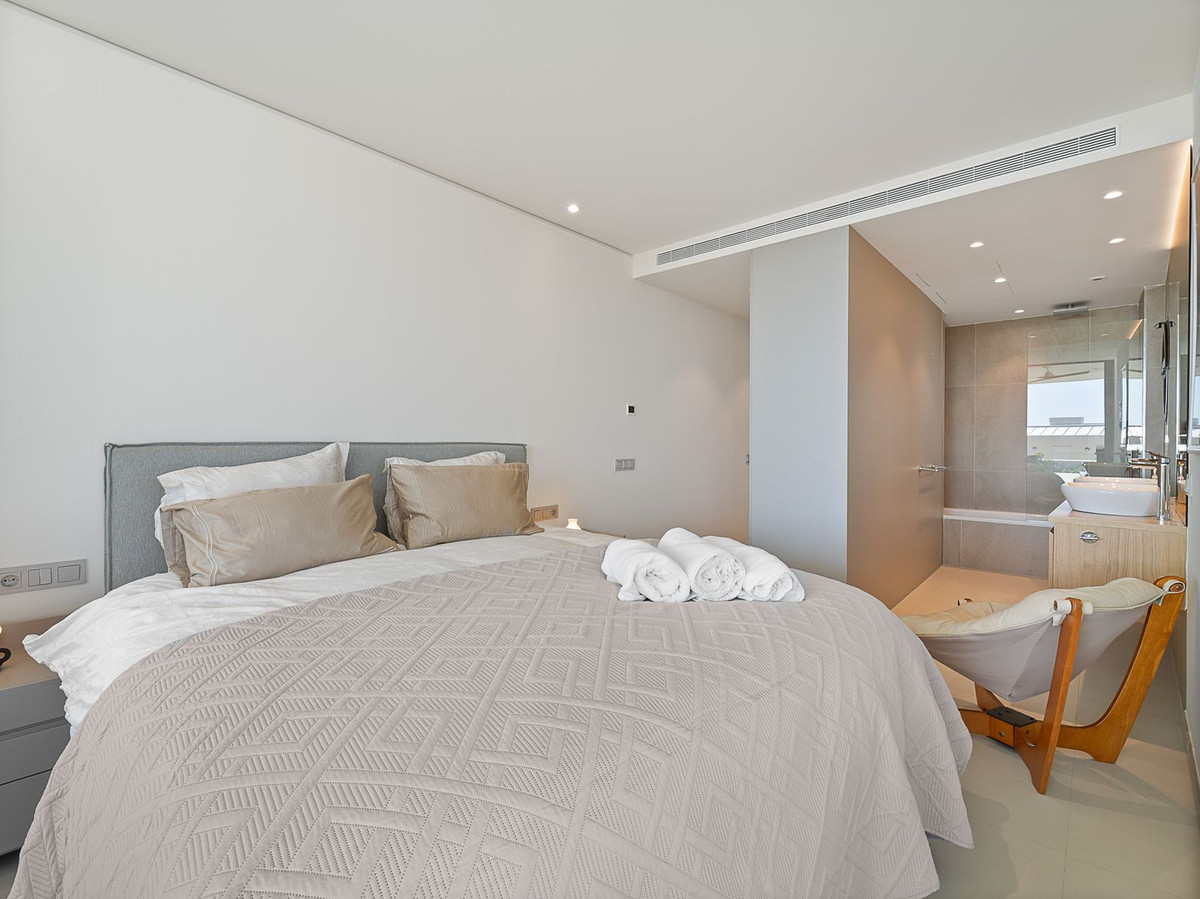 2 Bed Apartment for sale in Fuengirola Costa Del Sol, Málaga, Spain