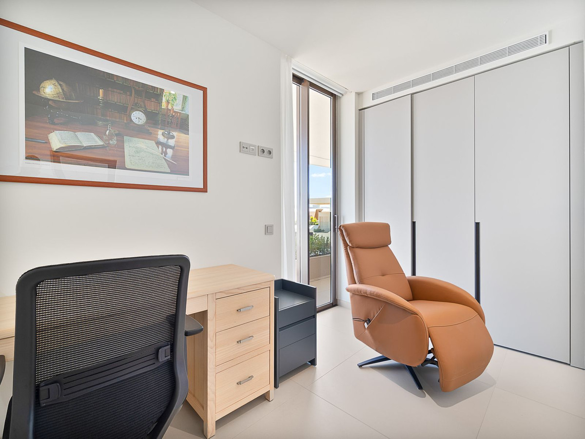 2 Bed Apartment for sale in Fuengirola Costa Del Sol, Málaga, Spain