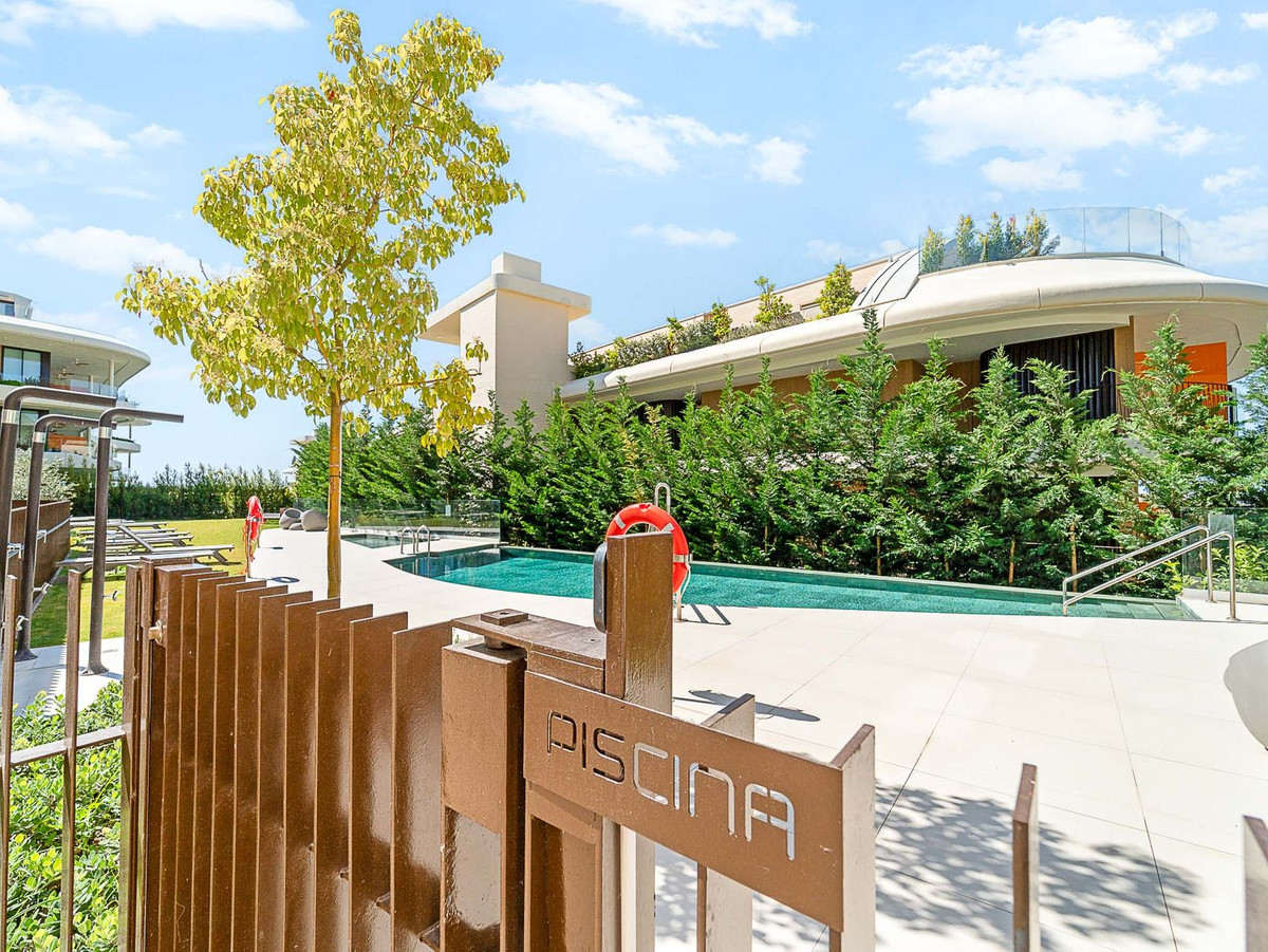 2 Bed Apartment for sale in Fuengirola Costa Del Sol, Málaga, Spain