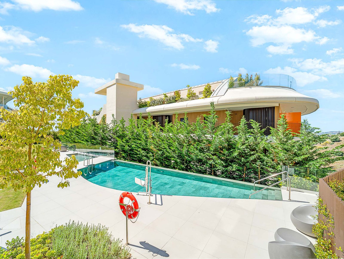2 Bed Apartment for sale in Fuengirola Costa Del Sol, Málaga, Spain