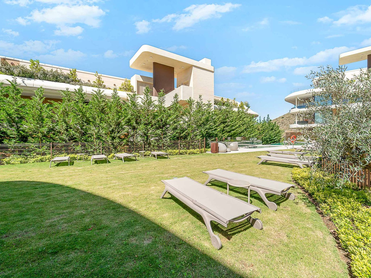 2 Bed Apartment for sale in Fuengirola Costa Del Sol, Málaga, Spain