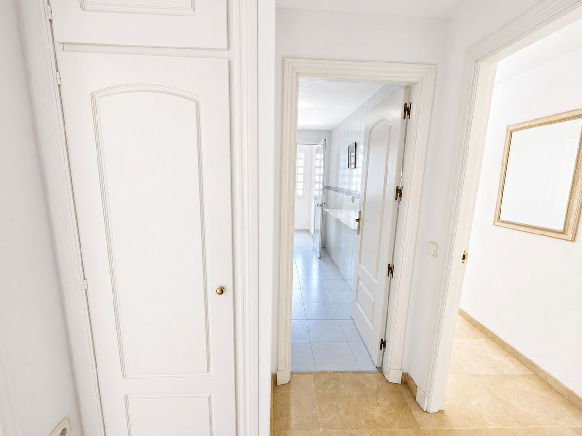 1 Bed Apartment for sale in La Duquesa Costa Del Sol, Málaga, Spain