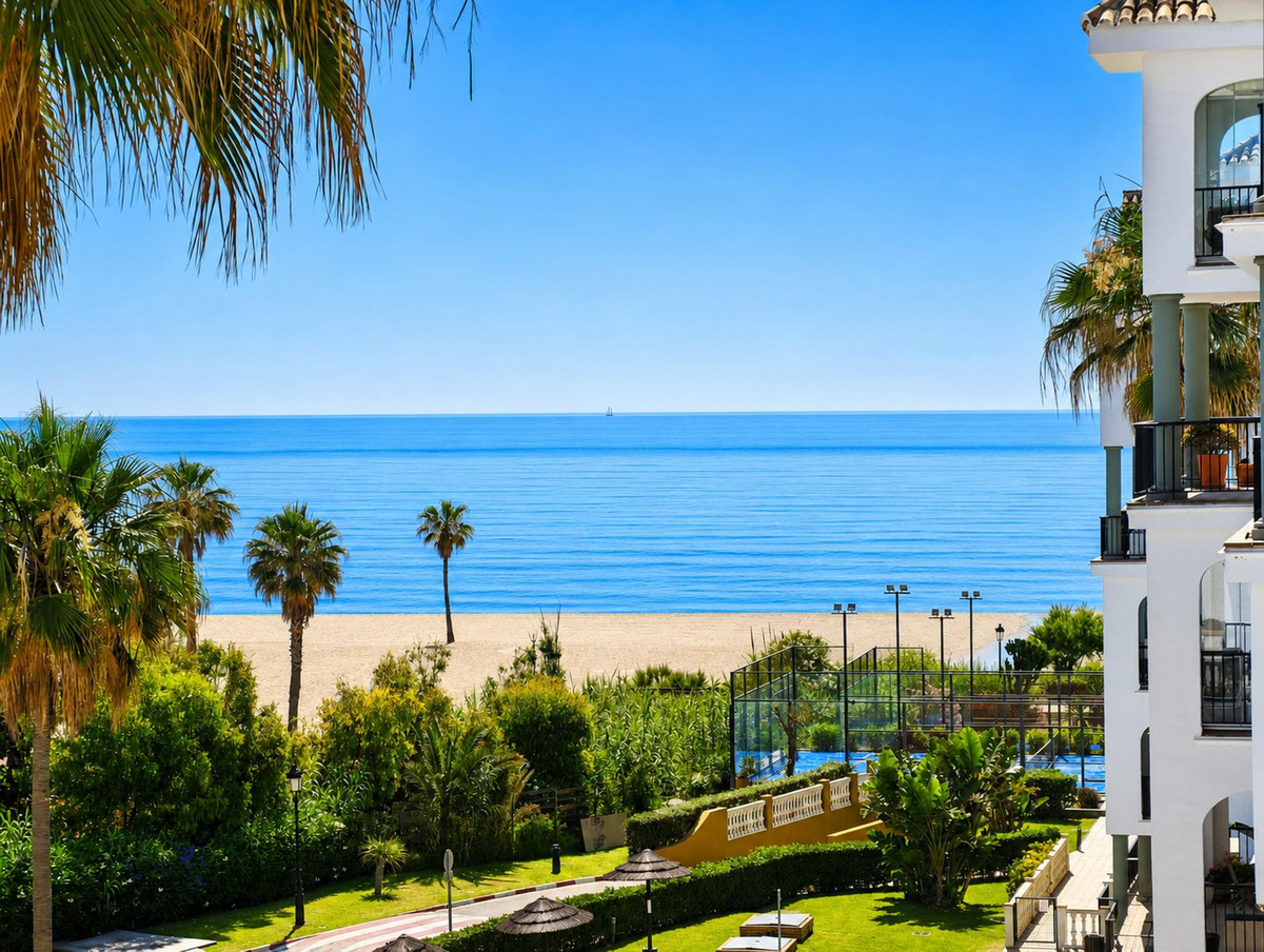 1 Bed Apartment for sale in La Duquesa Costa Del Sol, Málaga, Spain