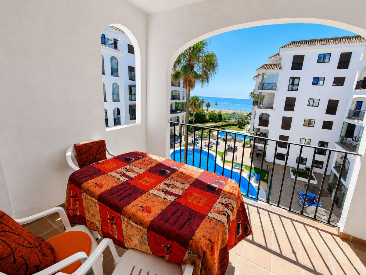 1 Bed Apartment for sale in La Duquesa Costa Del Sol, Málaga, Spain