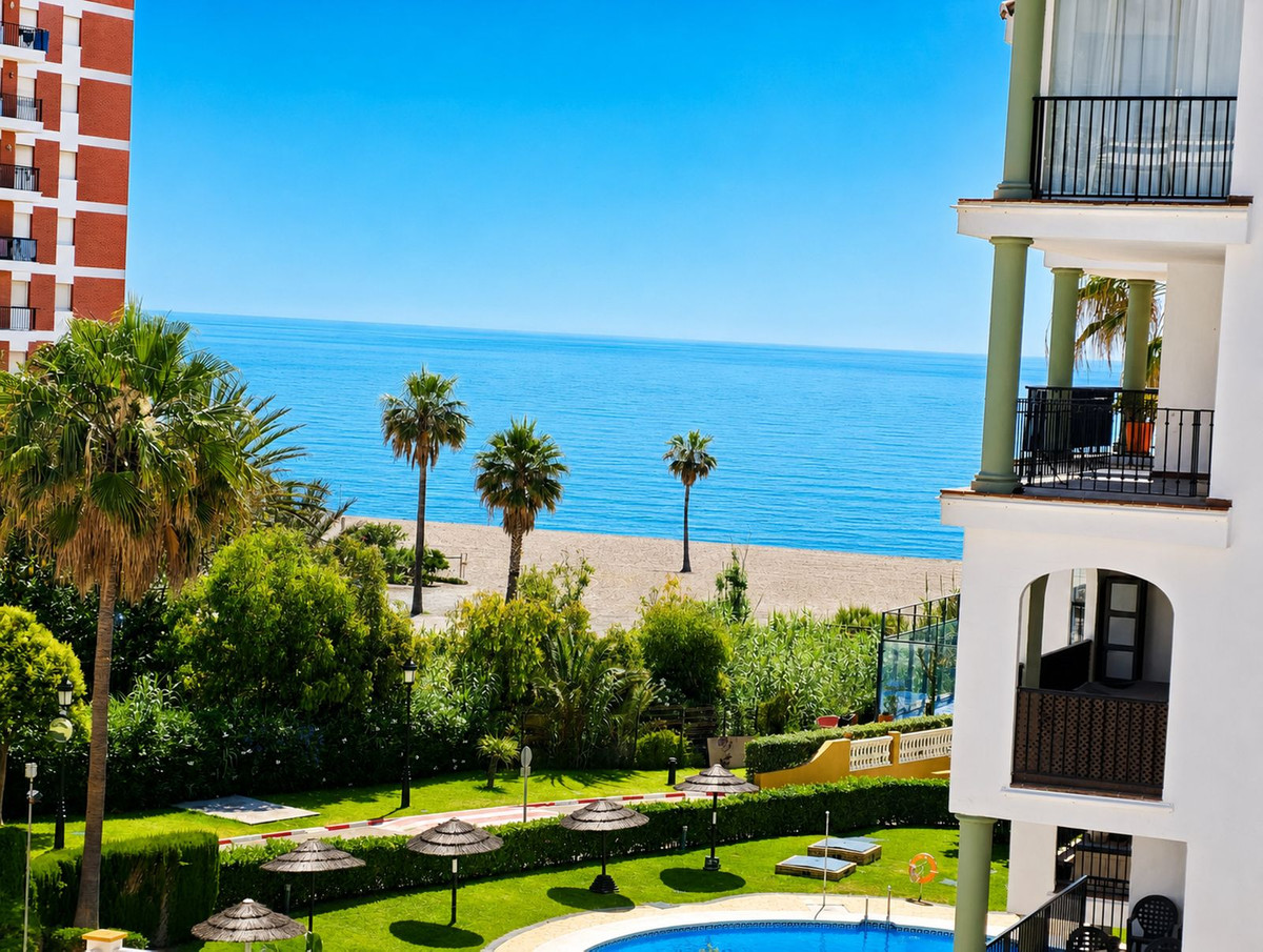 1 Bed Apartment for sale in La Duquesa Costa Del Sol, Málaga, Spain