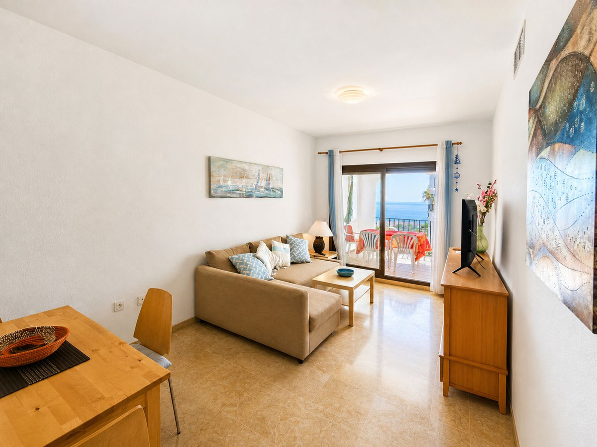 1 Bed Apartment for sale in La Duquesa Costa Del Sol, Málaga, Spain