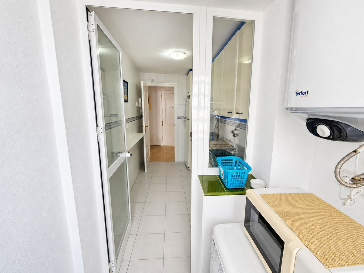 1 Bed Apartment for sale in La Duquesa Costa Del Sol, Málaga, Spain