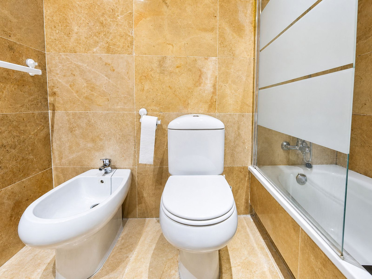 1 Bed Apartment for sale in La Duquesa Costa Del Sol, Málaga, Spain