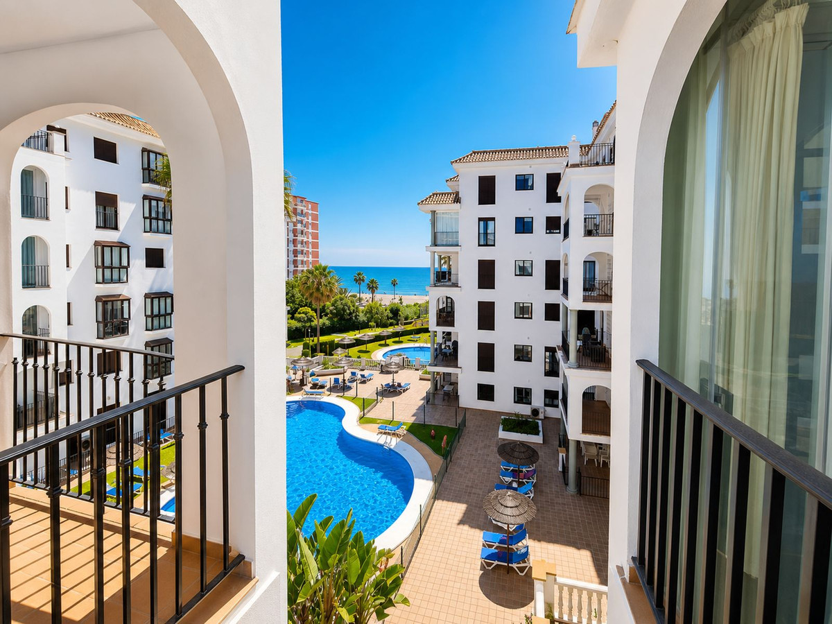 1 Bed Apartment for sale in La Duquesa Costa Del Sol, Málaga, Spain