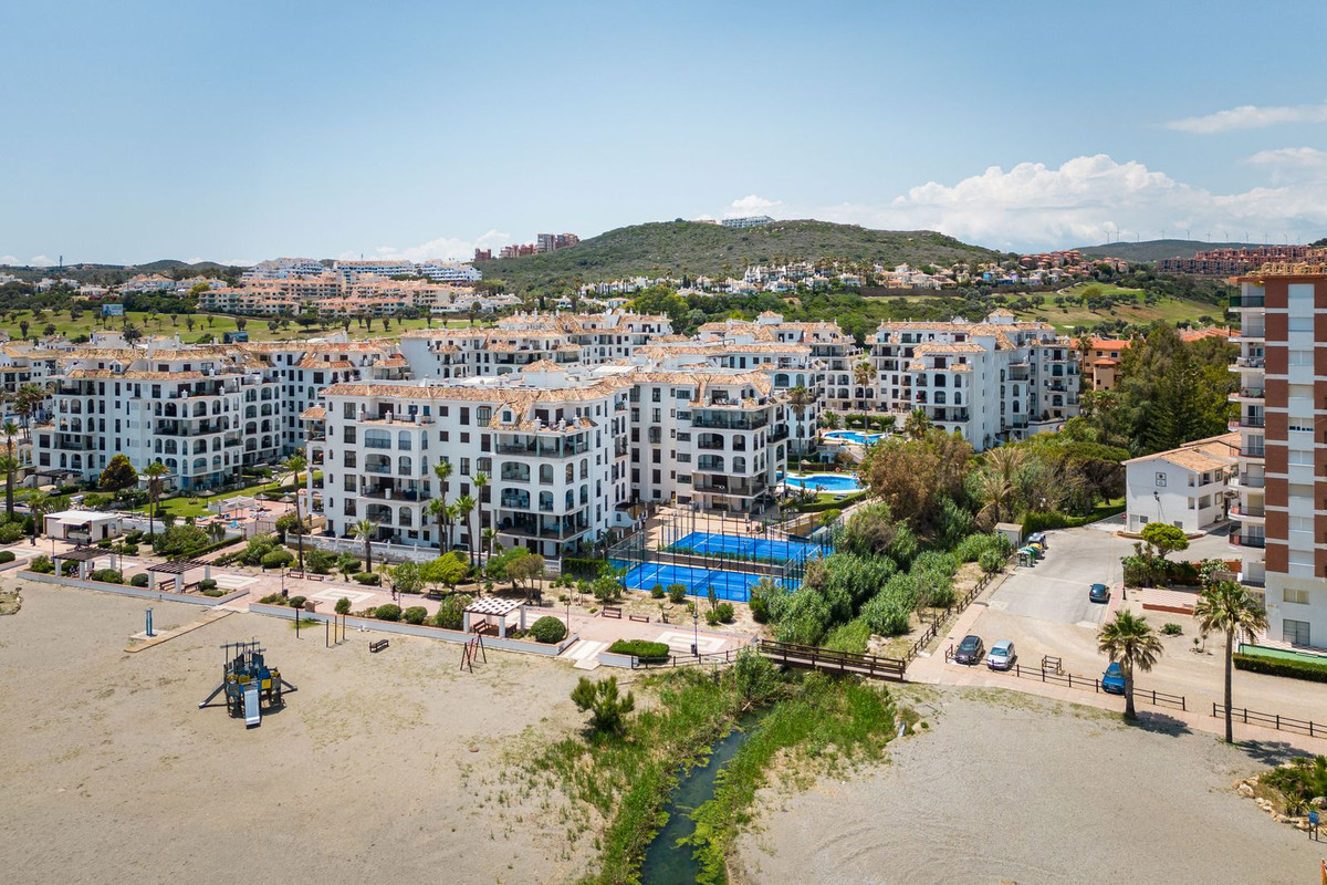 1 Bed Apartment for sale in La Duquesa Costa Del Sol, Málaga, Spain
