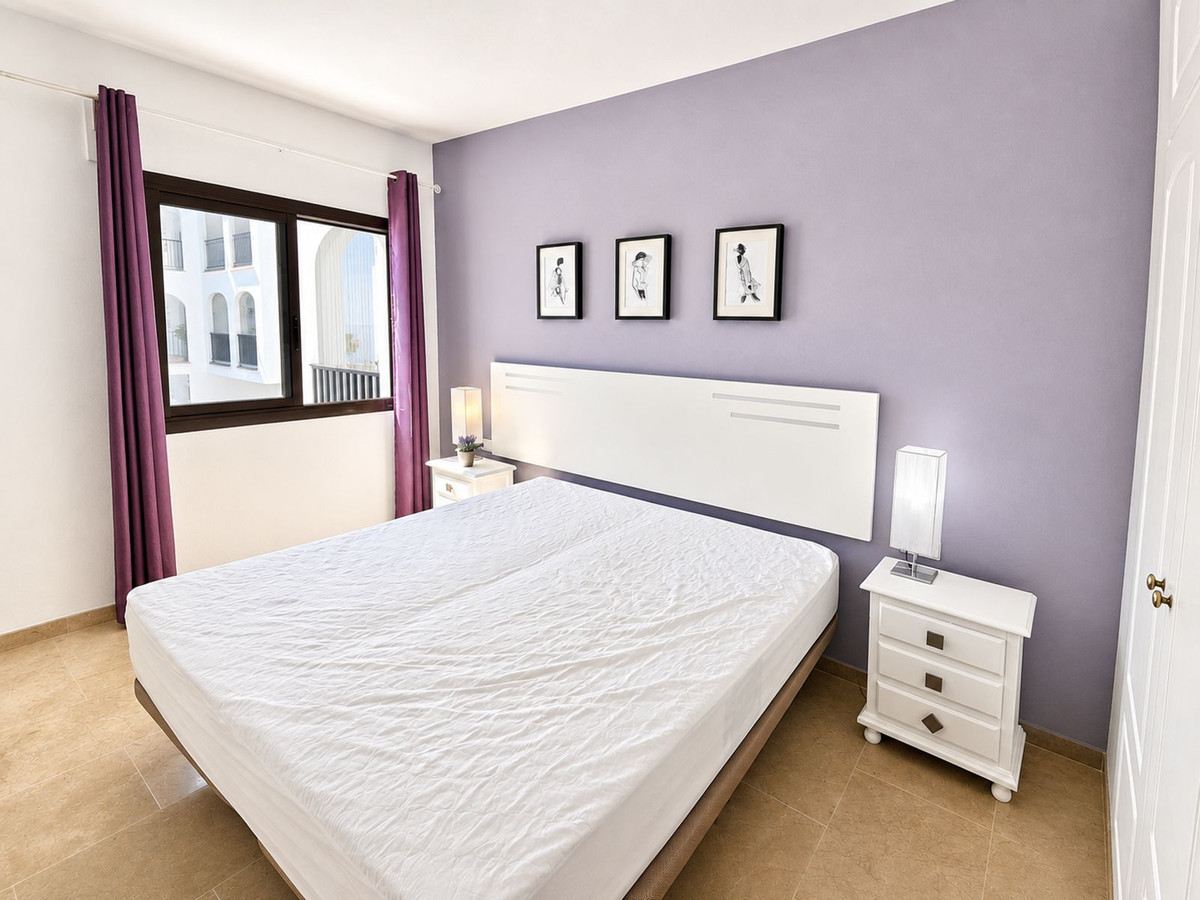 1 Bed Apartment for sale in La Duquesa Costa Del Sol, Málaga, Spain