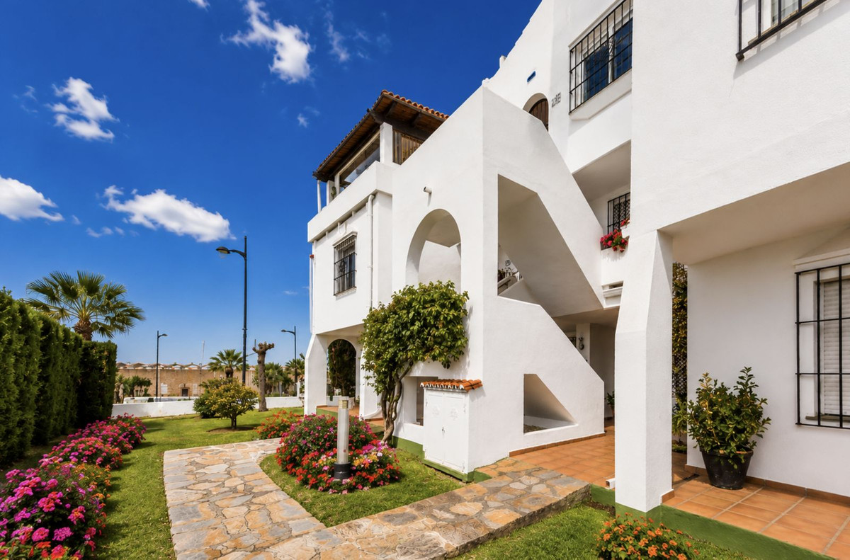 3 Bed Apartment for sale in Nueva Andalucía Costa Del Sol, Málaga, Spain