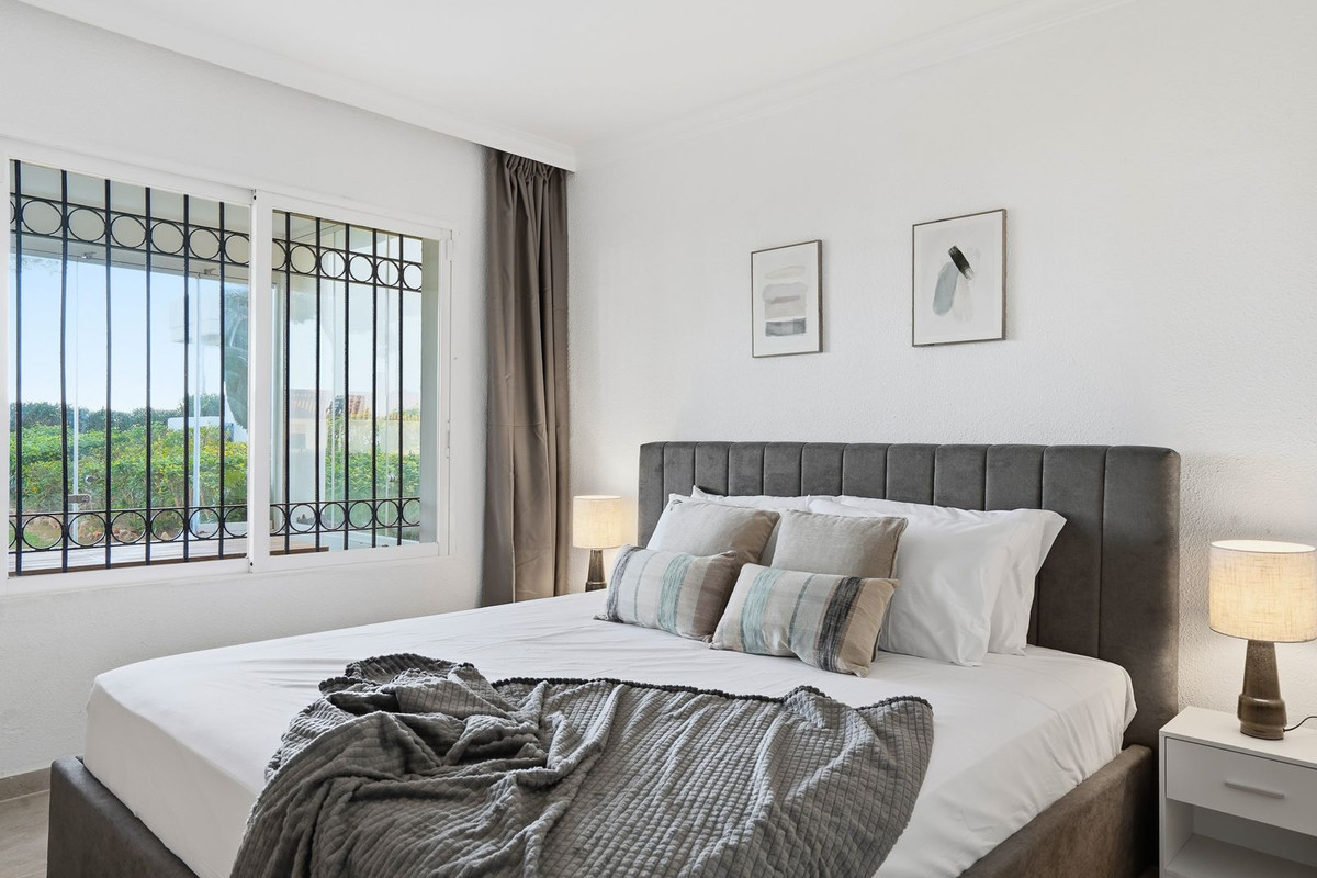 Se vende Apartamento Planta Baja de 3 dormitorios en Costa Del Sol, Málaga, España