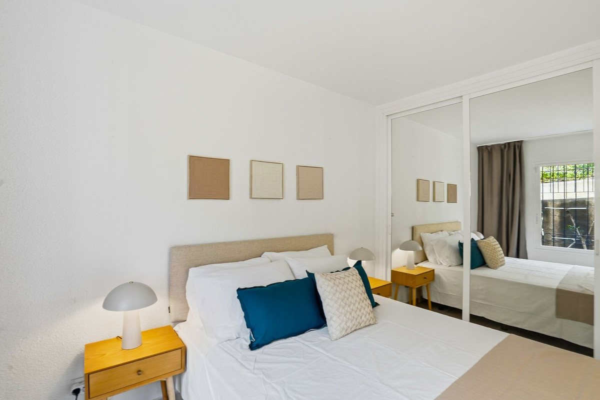Se vende Apartamento Planta Baja de 3 dormitorios en Costa Del Sol, Málaga, España