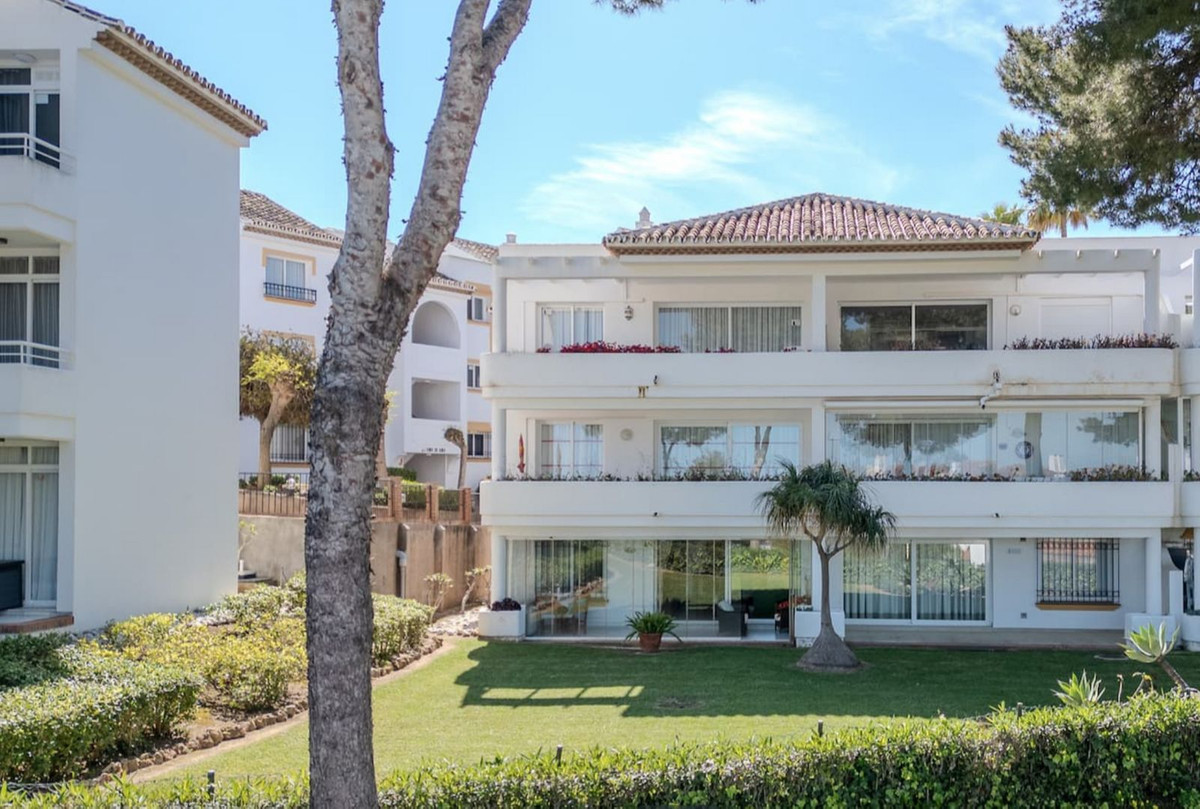 Se vende Apartamento Planta Baja de 3 dormitorios en Costa Del Sol, Málaga, España
