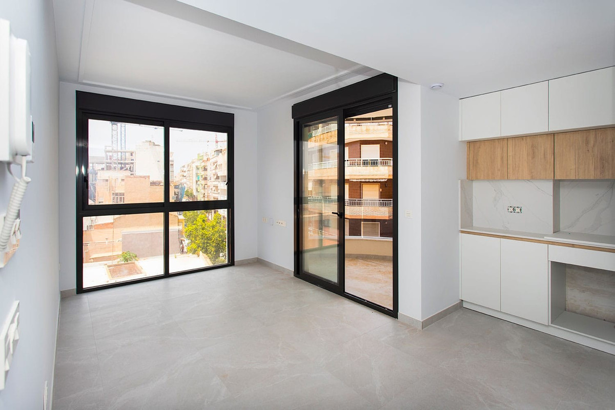 Se vende Apartamento Planta Media de 2 dormitorios en Costa Blanca, Alicante, España