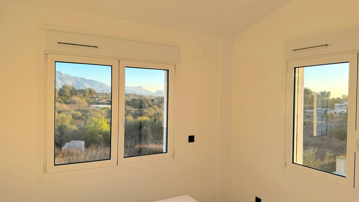 4 Bed Townhouse for sale in Lalfás Del Pi Costa Blanca, Alicante, Spain
