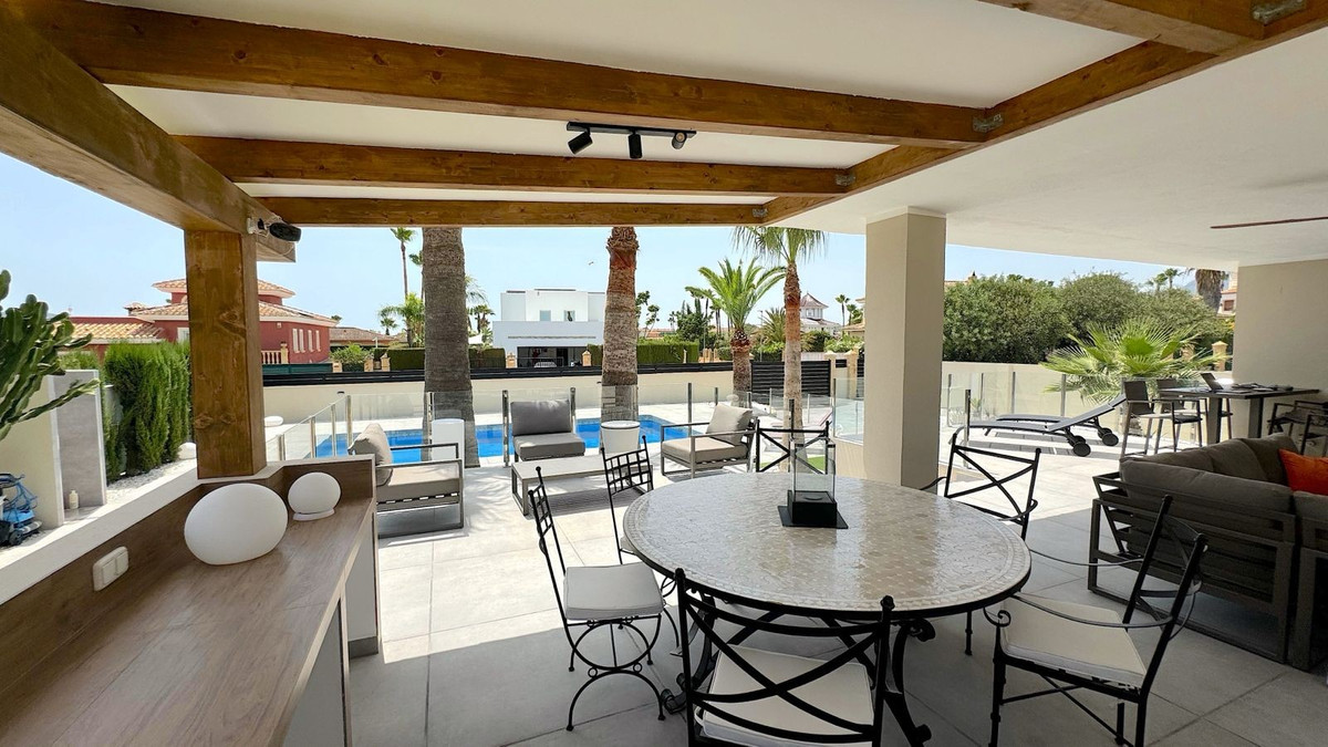 4 Bed Townhouse for sale in Lalfás Del Pi Costa Blanca, Alicante, Spain