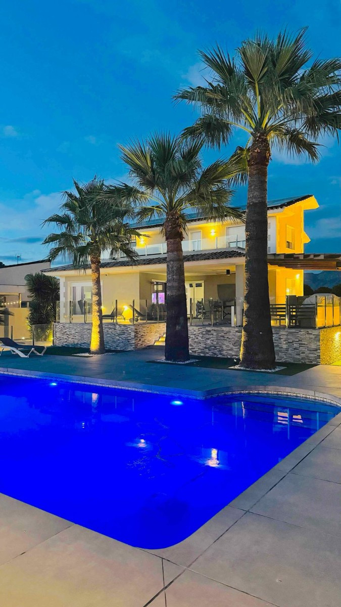 4 Bed Townhouse for sale in Lalfás Del Pi Costa Blanca, Alicante, Spain