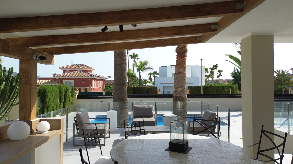 4 Bed Townhouse for sale in Lalfás Del Pi Costa Blanca, Alicante, Spain