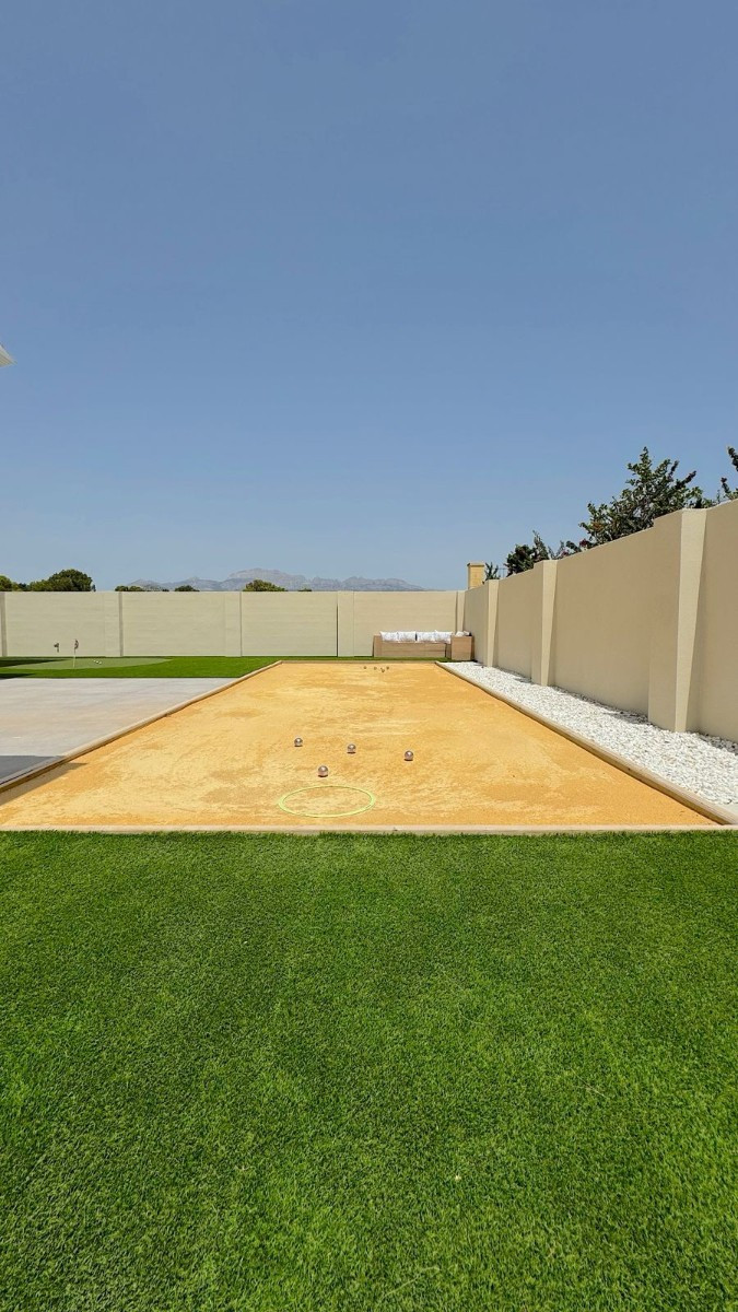 4 Bed Townhouse for sale in Lalfás Del Pi Costa Blanca, Alicante, Spain