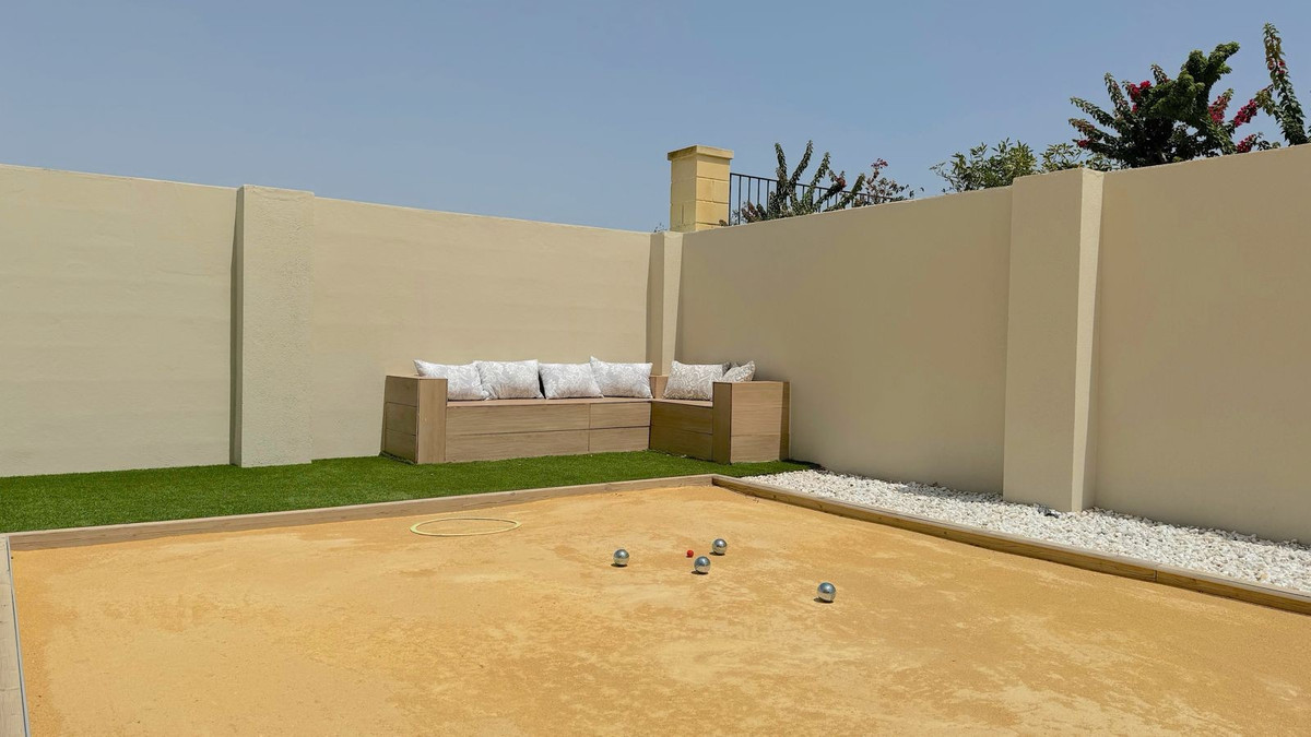 4 Bed Townhouse for sale in Lalfás Del Pi Costa Blanca, Alicante, Spain