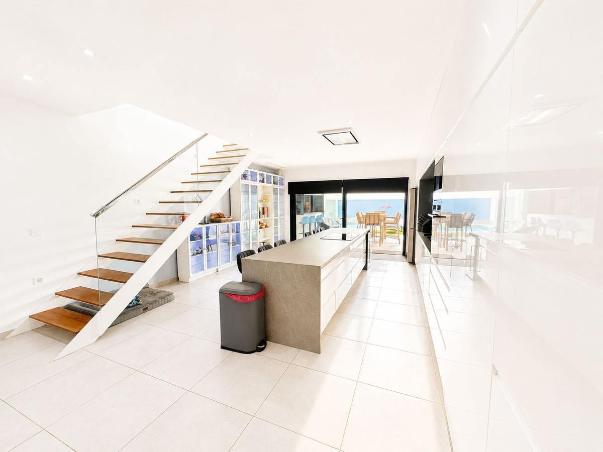 4 Bed Townhouse for sale in Benijofar Costa Blanca, Alicante, Spain