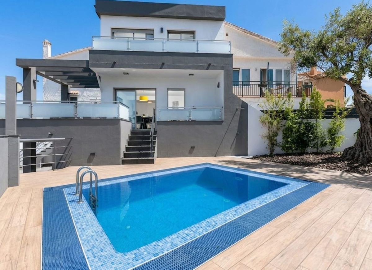 3 Bed Townhouse for sale in El Faro Costa Del Sol, Málaga, Spain