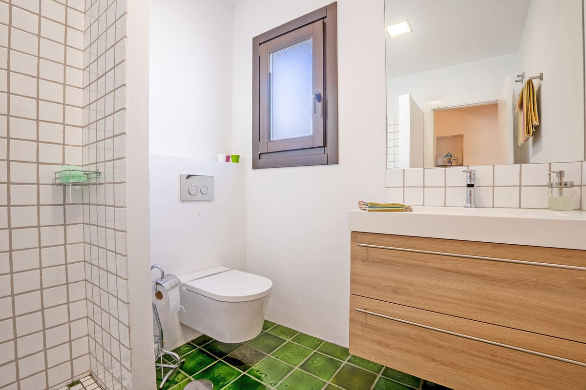 Se vende Villa - Chalet de 3 dormitorios en Costa Del Sol, Málaga, España