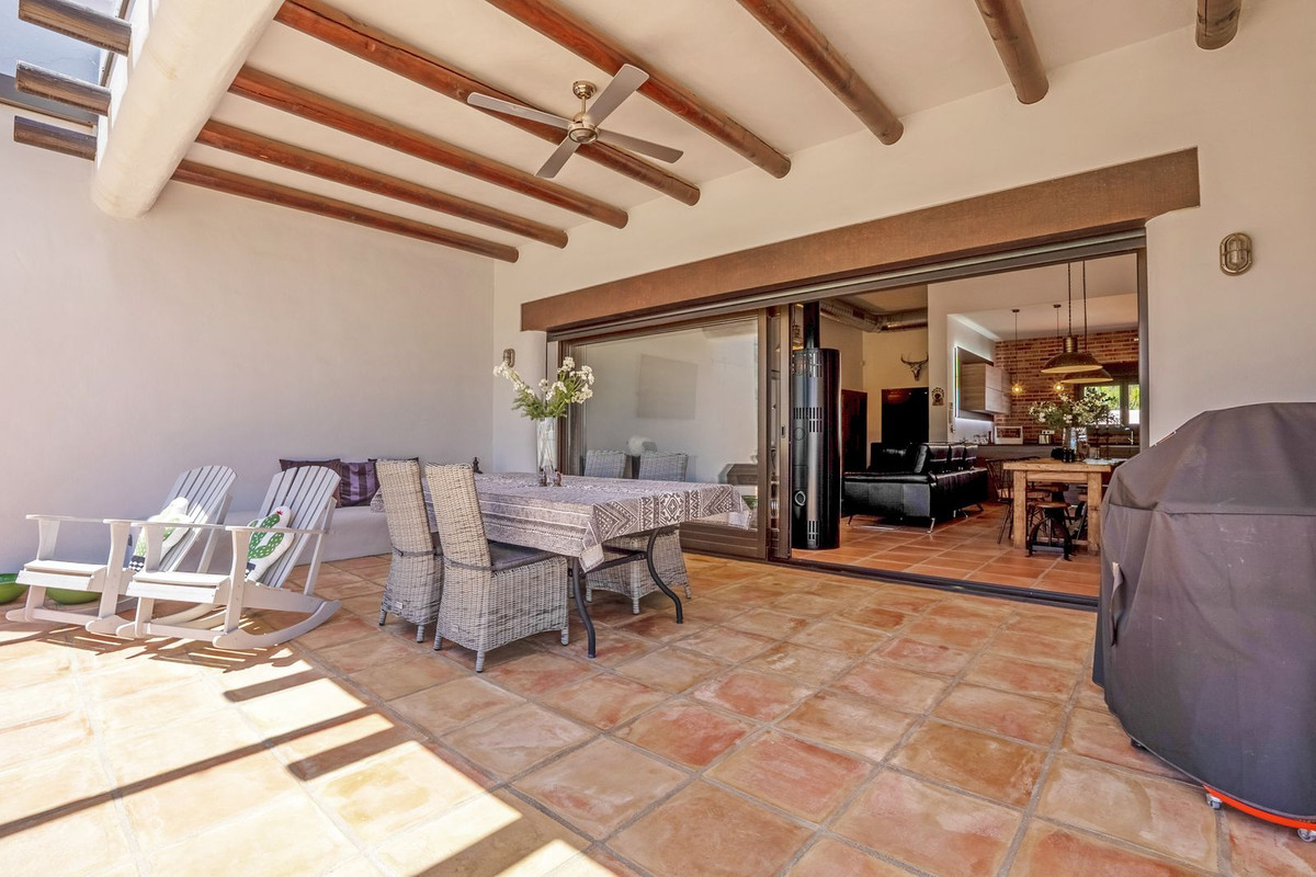 Se vende Villa - Chalet de 3 dormitorios en Costa Del Sol, Málaga, España