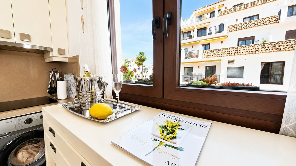 2 Bed Apartment for sale in La Duquesa Costa Del Sol, Málaga, Spain