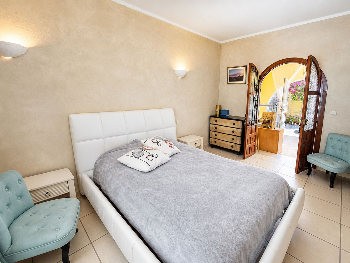 Se vende Villa - Chalet de 3 dormitorios en Costa Del Sol, Málaga, España