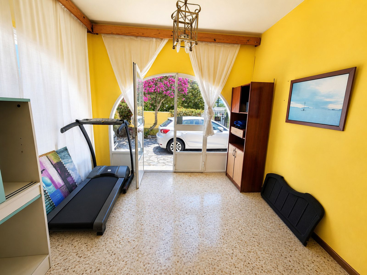 Se vende Villa - Chalet de 3 dormitorios en Costa Del Sol, Málaga, España