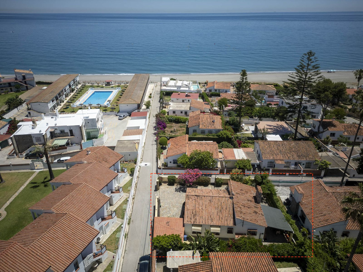 Se vende Villa - Chalet de 3 dormitorios en Costa Del Sol, Málaga, España