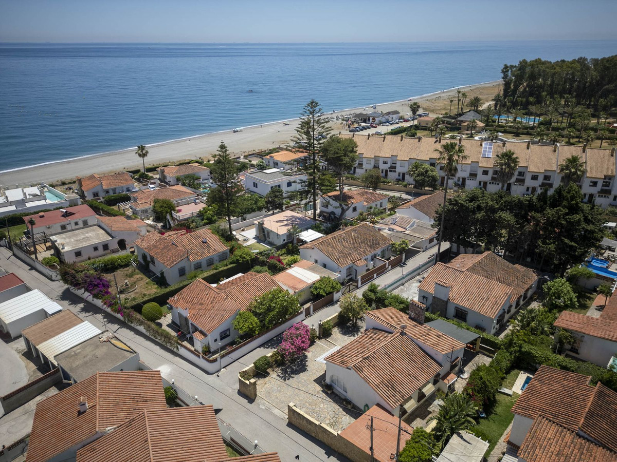 Se vende Villa - Chalet de 3 dormitorios en Costa Del Sol, Málaga, España