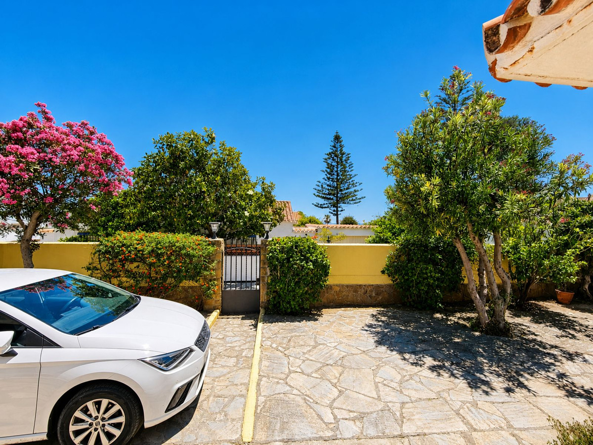 Se vende Villa - Chalet de 3 dormitorios en Costa Del Sol, Málaga, España