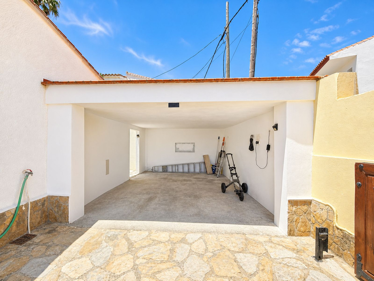 Se vende Villa - Chalet de 3 dormitorios en Costa Del Sol, Málaga, España