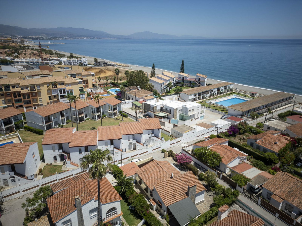 Se vende Villa - Chalet de 3 dormitorios en Costa Del Sol, Málaga, España